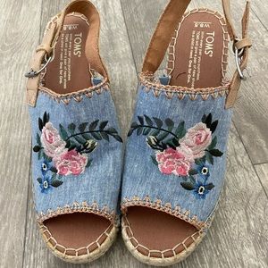 Toms Denim Blue Pink Floral Espadrille Wedge S. 8.5